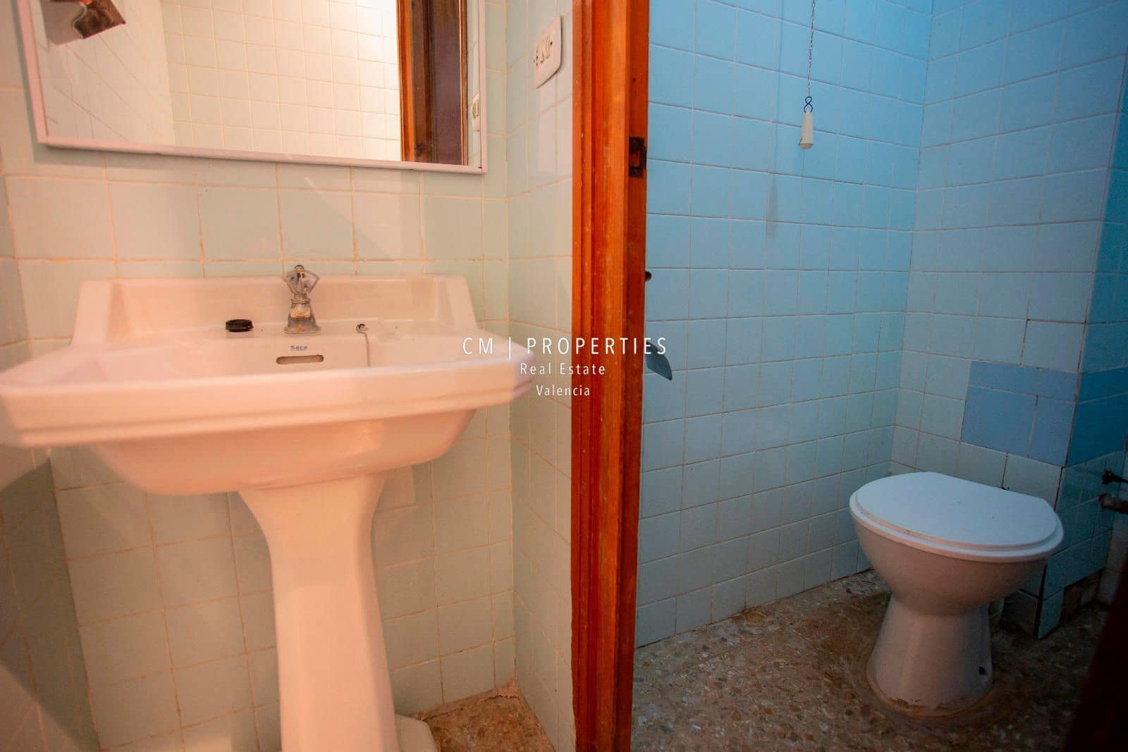 Commercial for sale in Valencia city with garage - € 510,000 (Ref: 8966774)