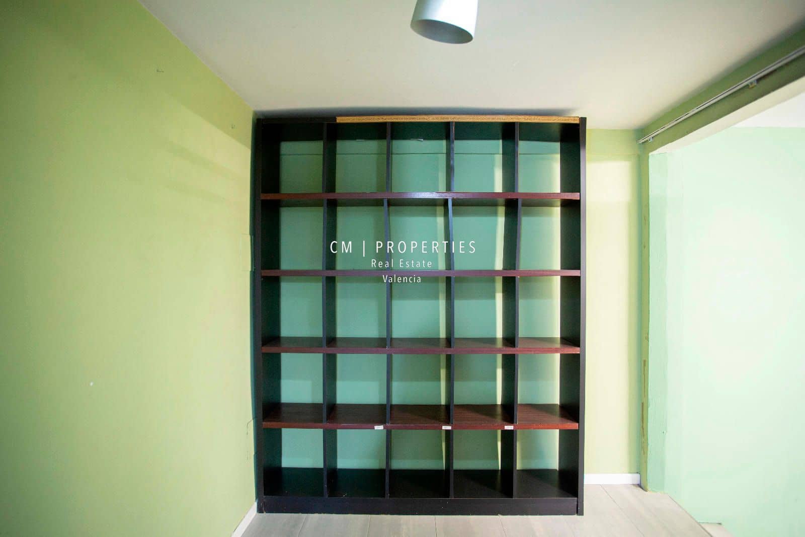 Commercial for sale in Valencia city with garage - € 510,000 (Ref: 8966774)