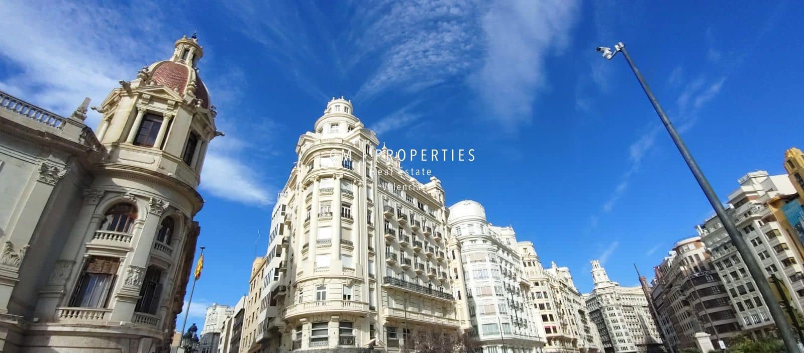 Commercial for sale in Valencia city with garage - € 510,000 (Ref: 8966774)