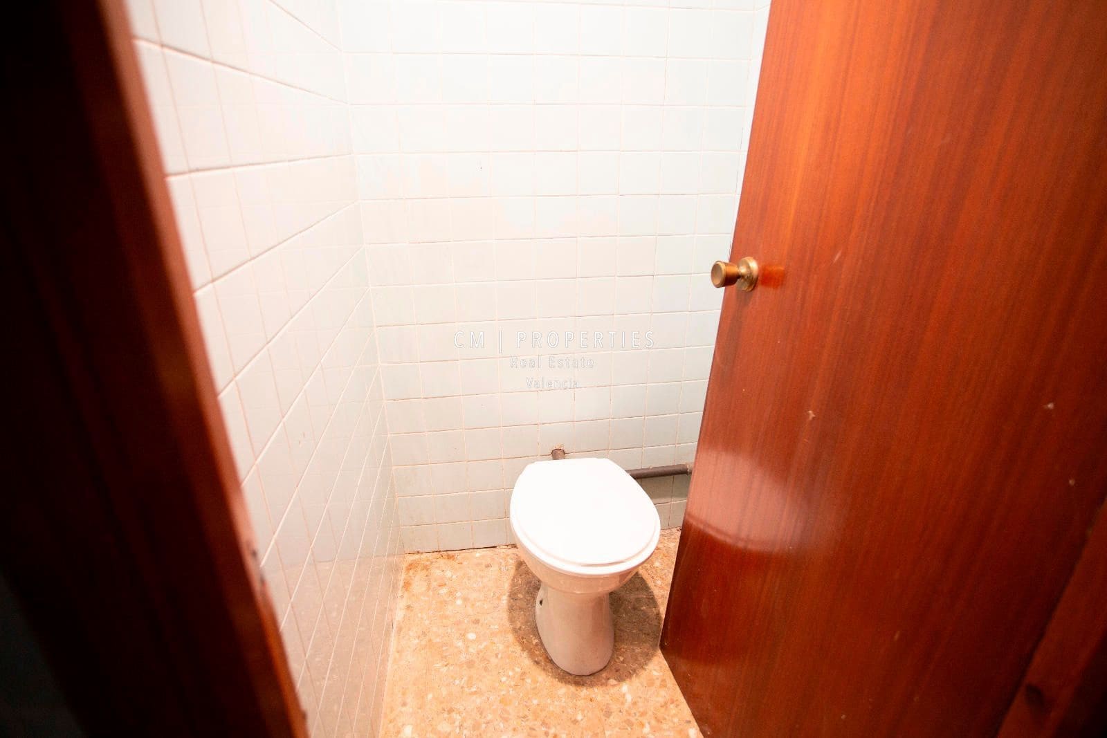 Commercial for sale in Valencia city with garage - € 510,000 (Ref: 8966774)