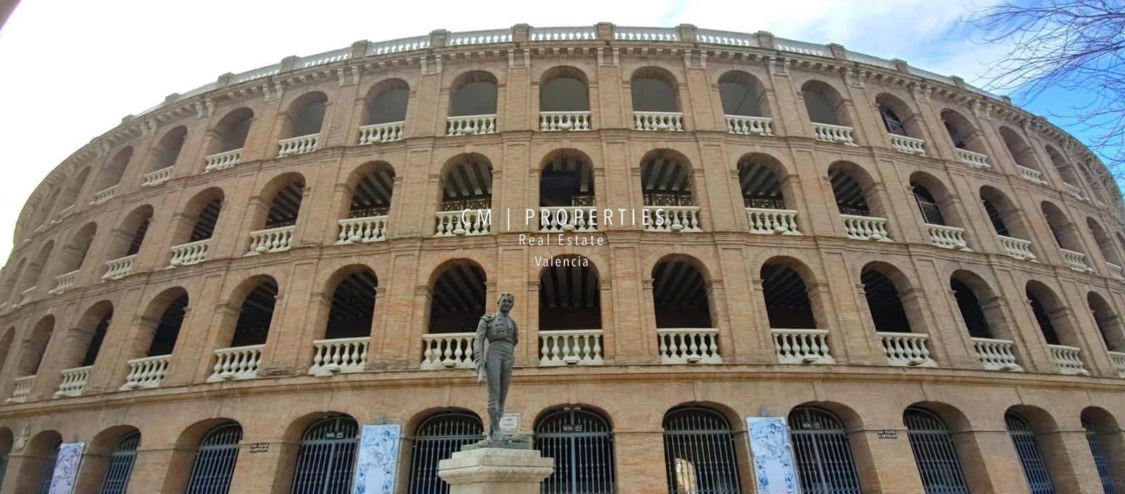 Commercial for sale in Valencia city with garage - € 510,000 (Ref: 8966774)