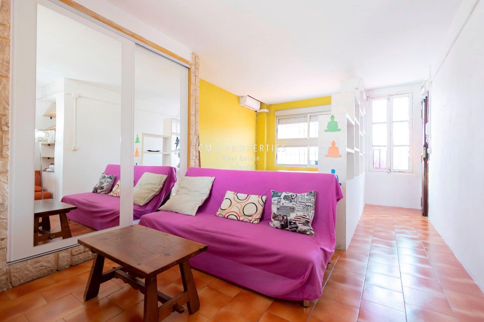 1 quarto Penthouse para arrendar em Valencia cidade - 1 050 € (Ref: 8969556)
