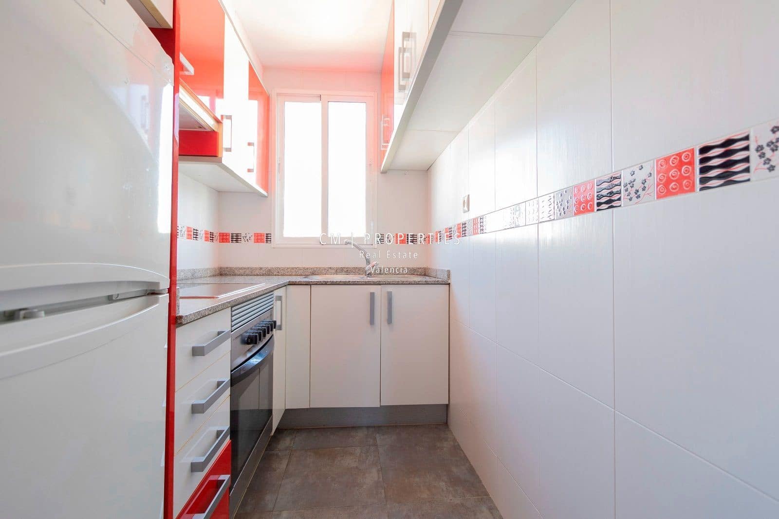 1 quarto Penthouse para arrendar em Valencia cidade - 1 050 € (Ref: 8969556)