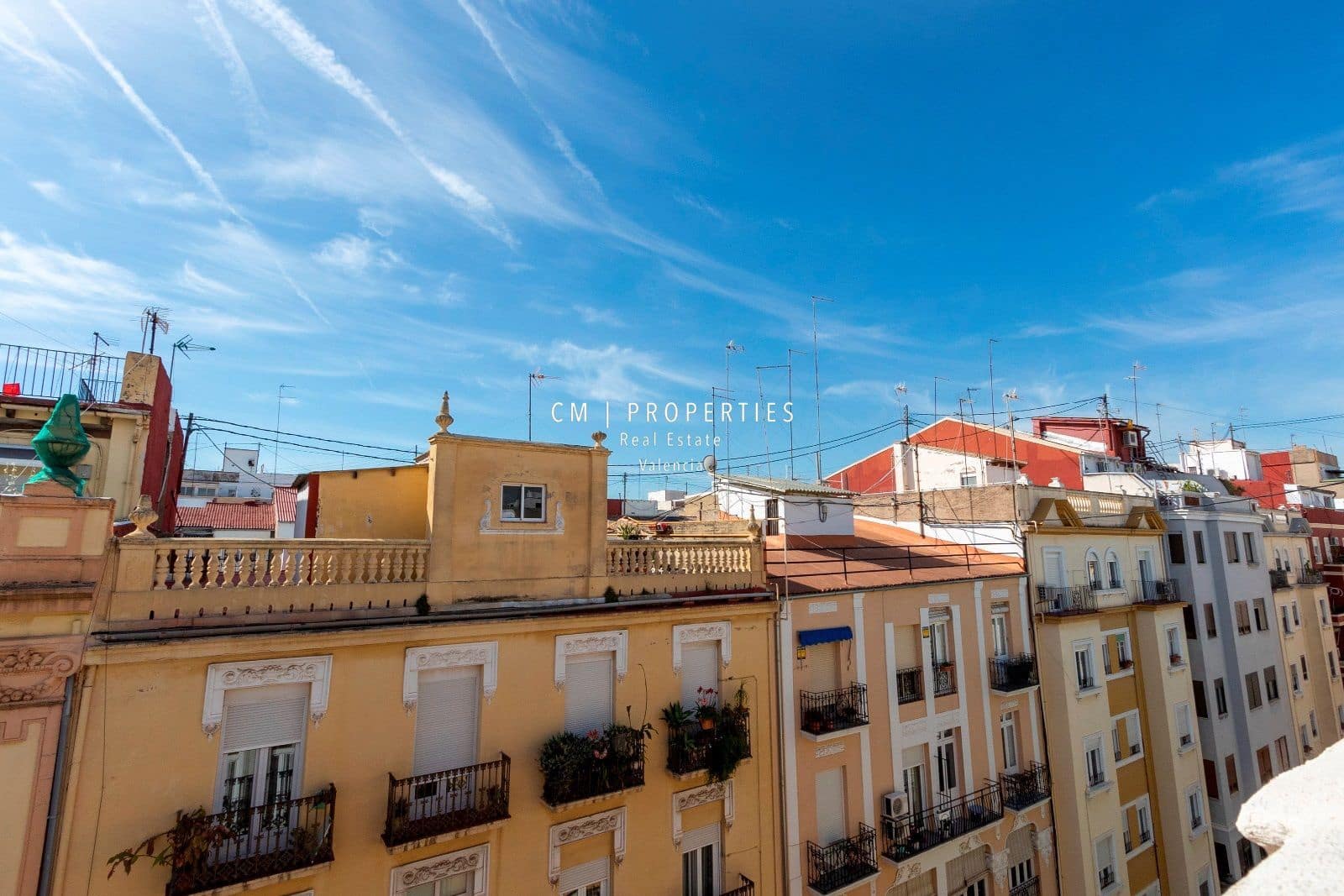 1 quarto Penthouse para arrendar em Valencia cidade - 1 050 € (Ref: 8969556)