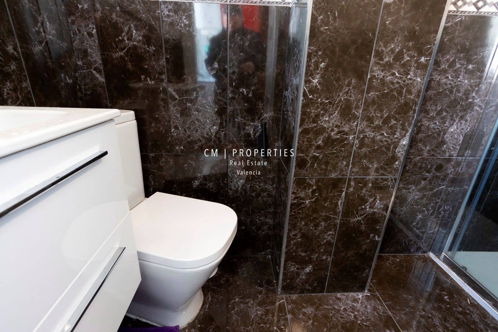 1 quarto Penthouse para arrendar em Valencia cidade - 1 050 € (Ref: 8969556)