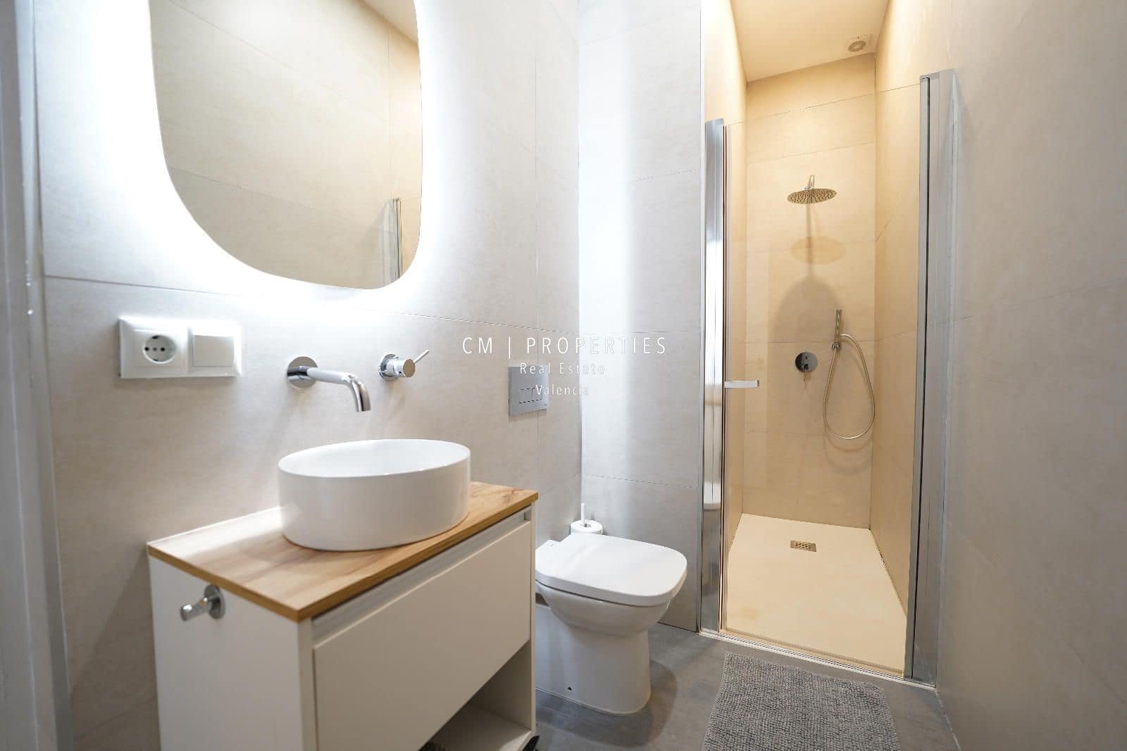 2 soveværelse Lejlighed til leje i Valencia by - € 2.000 (Ref: 8981725)