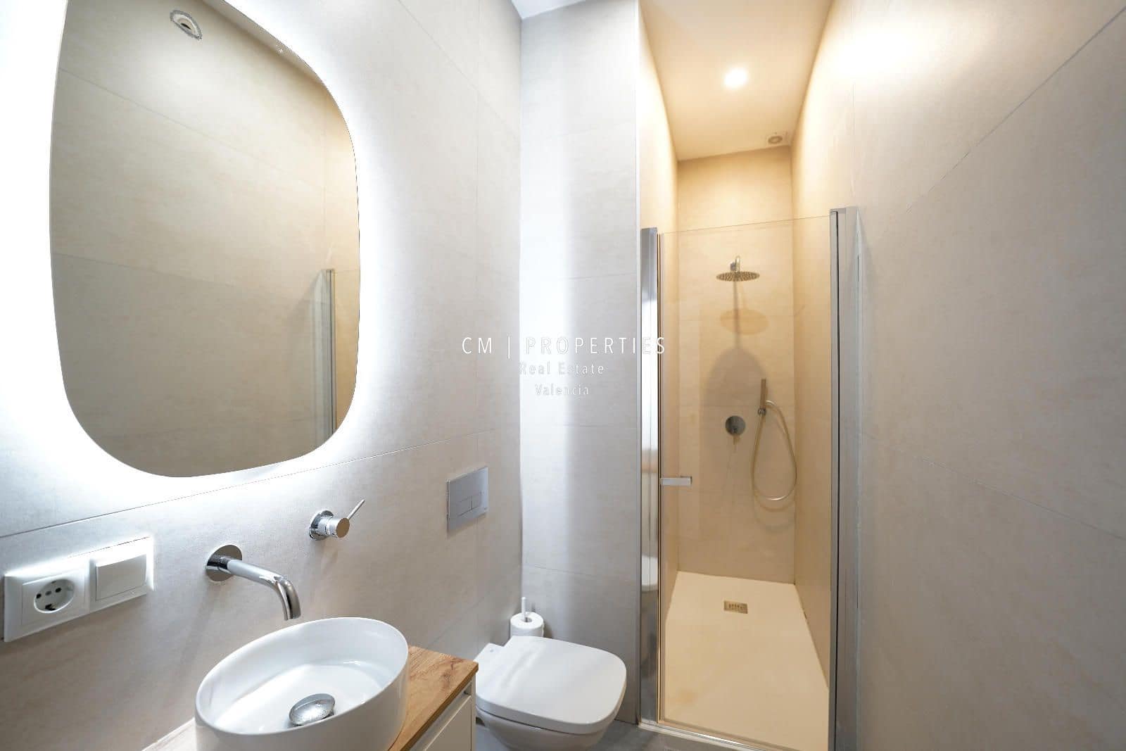 2 soveværelse Lejlighed til leje i Valencia by - € 2.000 (Ref: 8981725)