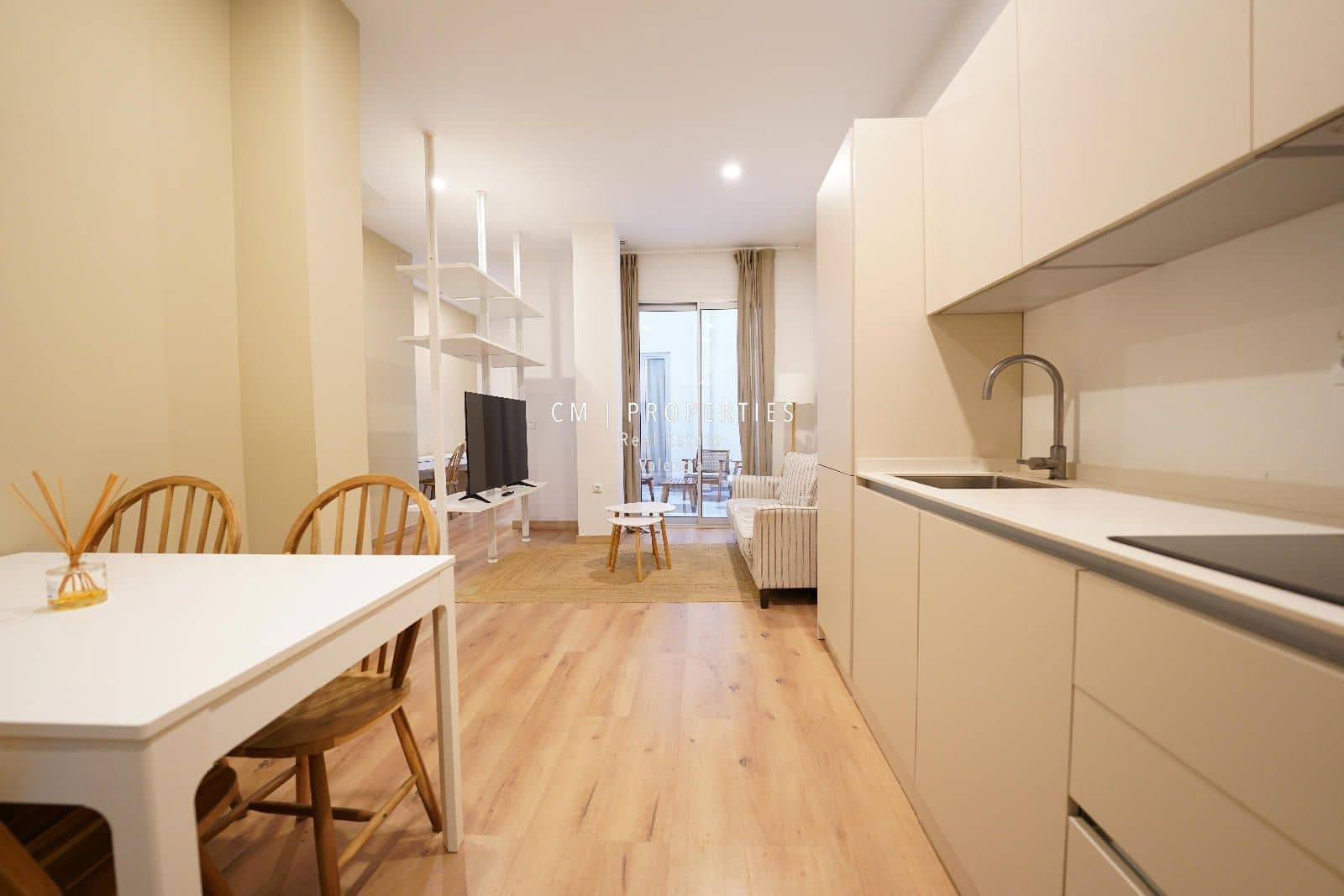 2 soveværelse Lejlighed til leje i Valencia by - € 2.000 (Ref: 8981725)