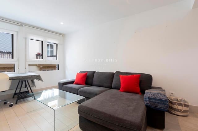 2 sovrum Lägenhet att hyra i Ciutat Vella, Valencia stad - 1 500 € (Ref: 8997667)