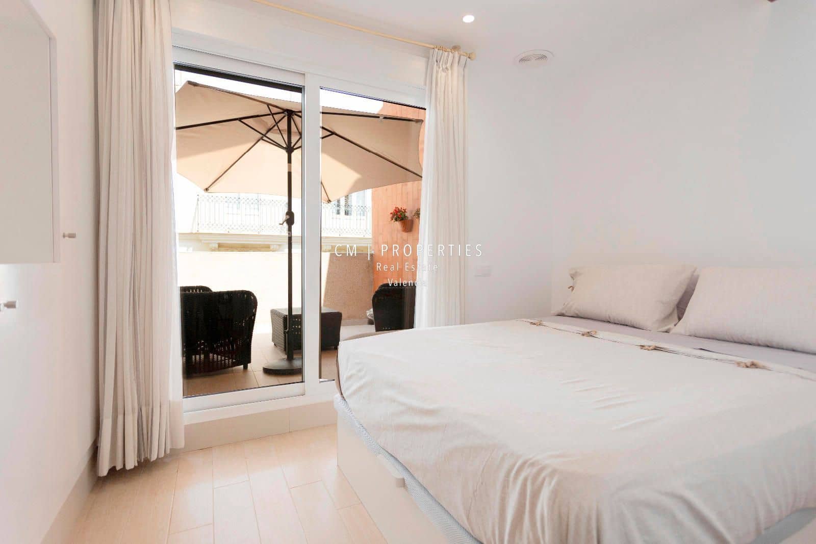 2 sypialnia Penthouse do wynajęcia w Miasto Walencja - 1 700 € (Ref: 8997668)