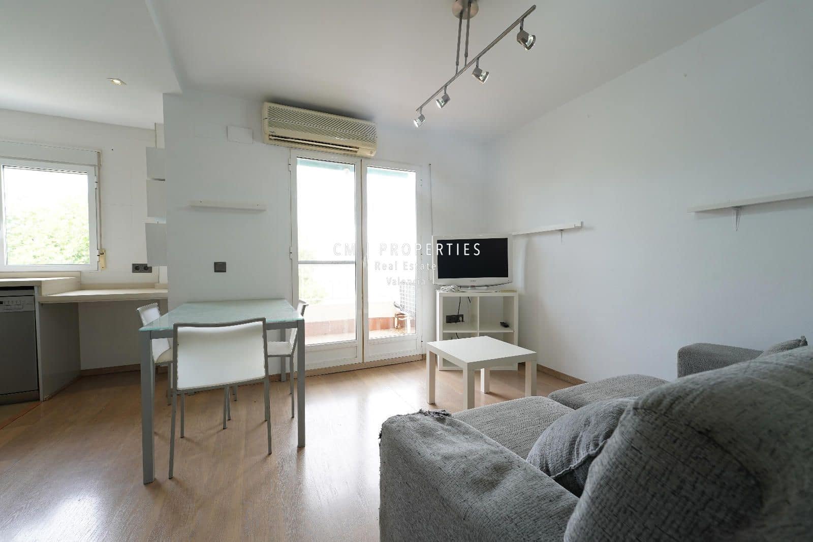 2 soveværelse Lejlighed til leje i Valencia by - € 1.100 (Ref: 9027217)