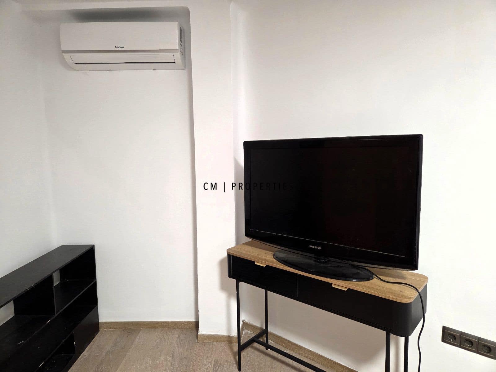 2 bedroom Flat for rent in Valencia city - € 1,100 (Ref: 9027217)