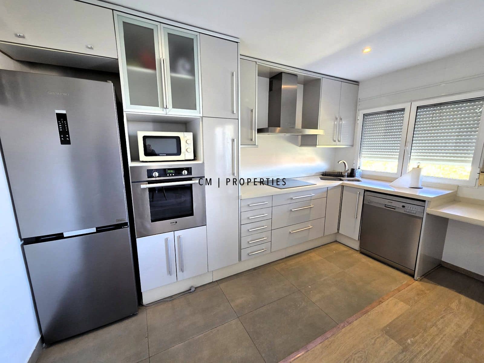 2 bedroom Flat for rent in Valencia city - € 1,100 (Ref: 9027217)
