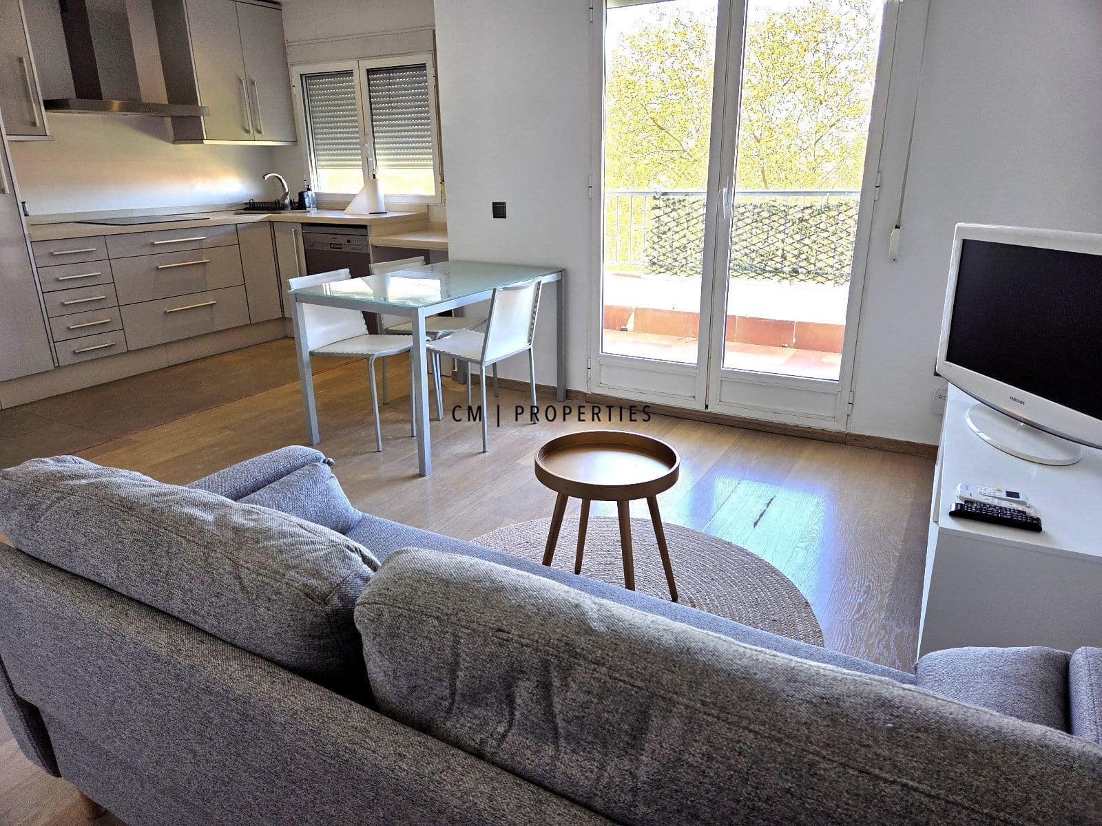 2 bedroom Flat for rent in Valencia city - € 1,100 (Ref: 9027217)