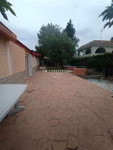 4 Zimmer Villa zu verkaufen in Llíria mit Pool Garage - 265.000 € (Ref: 9066584)