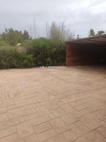 Chalet de 4 habitaciones en Llíria en venta con piscina garaje - 250.000 € (Ref: 9066584)