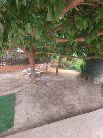 Chalet de 4 habitaciones en Llíria en venta con piscina garaje - 250.000 € (Ref: 9066584)