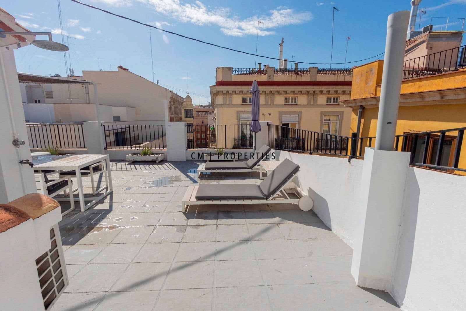 Penthouse de 3 chambres à louer à Valence ville avec piscine - 3 200 € (Ref: 9066586)