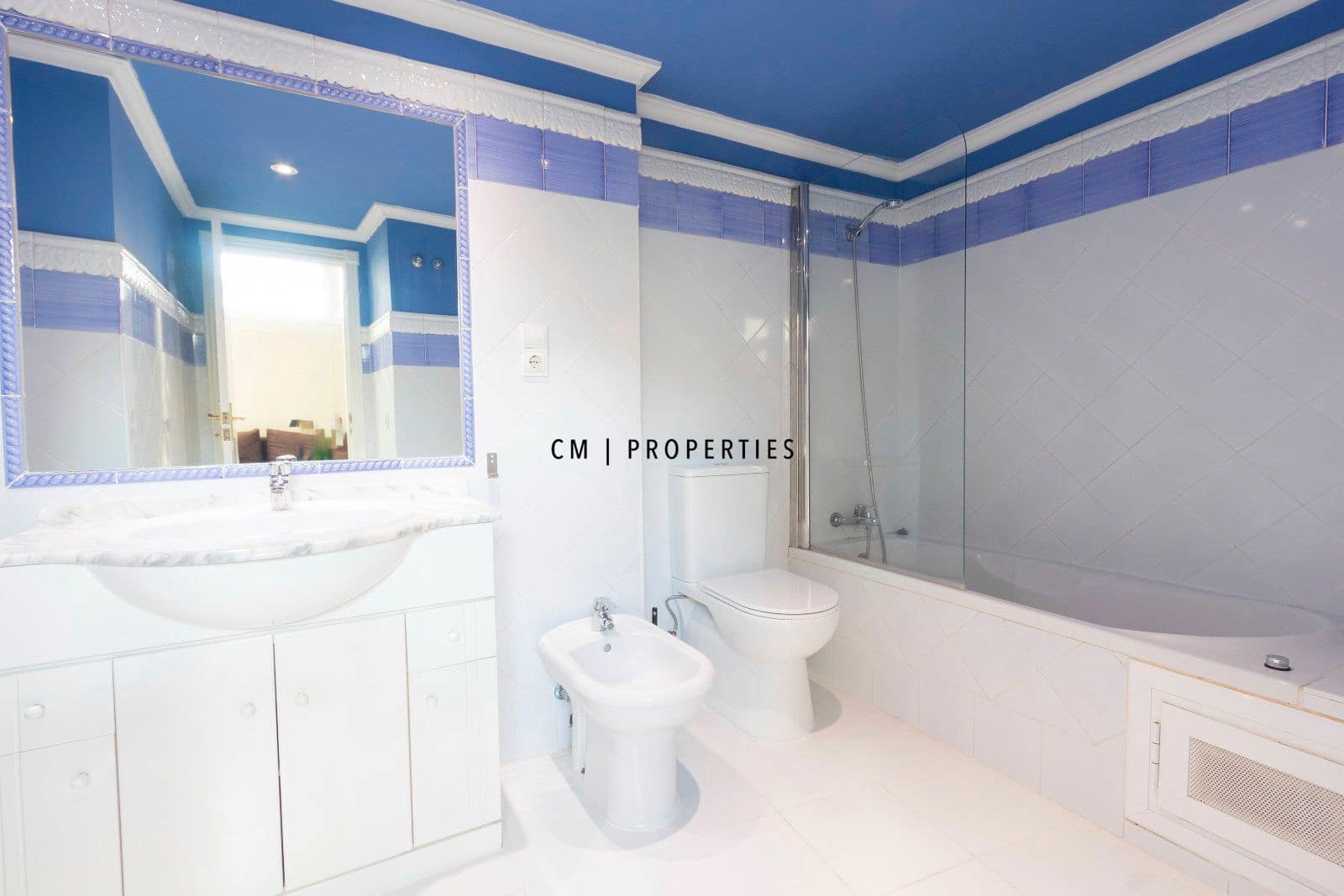 Penthouse de 3 chambres à louer à Valence ville avec piscine - 3 200 € (Ref: 9066586)