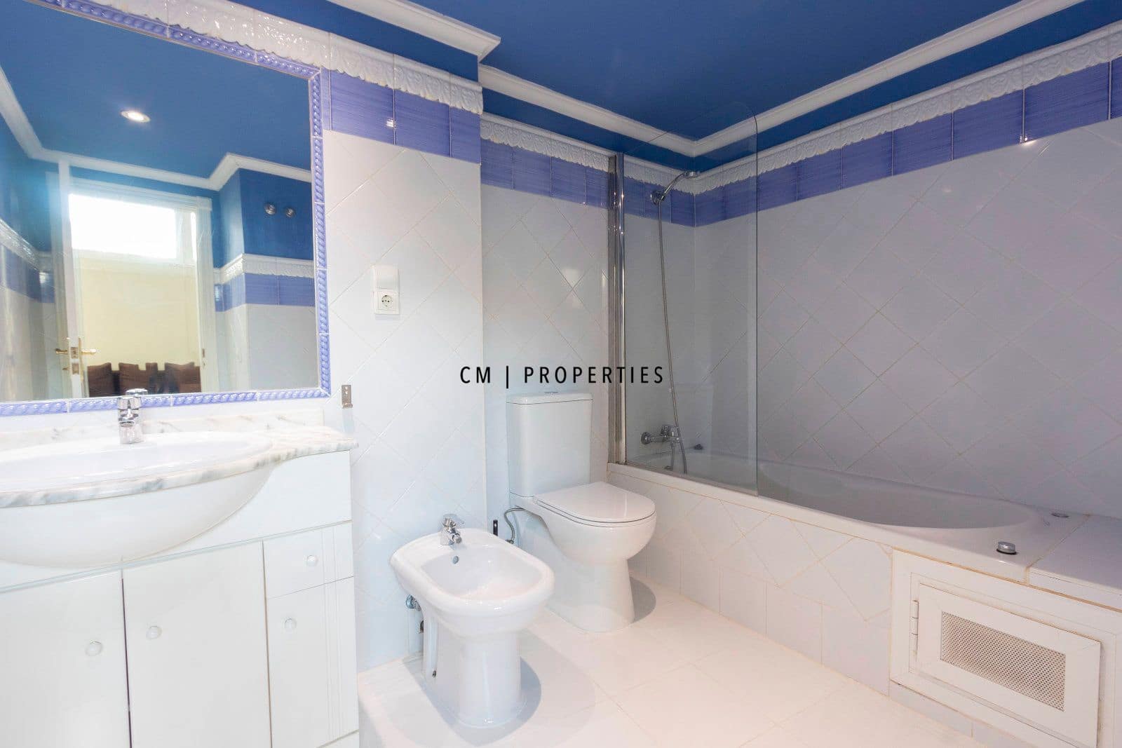 Penthouse de 3 chambres à louer à Valence ville avec piscine - 3 200 € (Ref: 9066586)