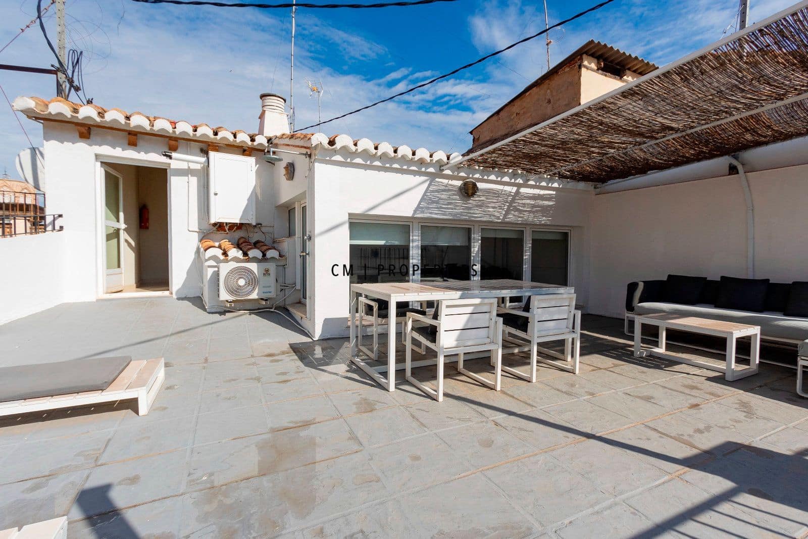 Penthouse de 3 chambres à louer à Valence ville avec piscine - 3 200 € (Ref: 9066586)