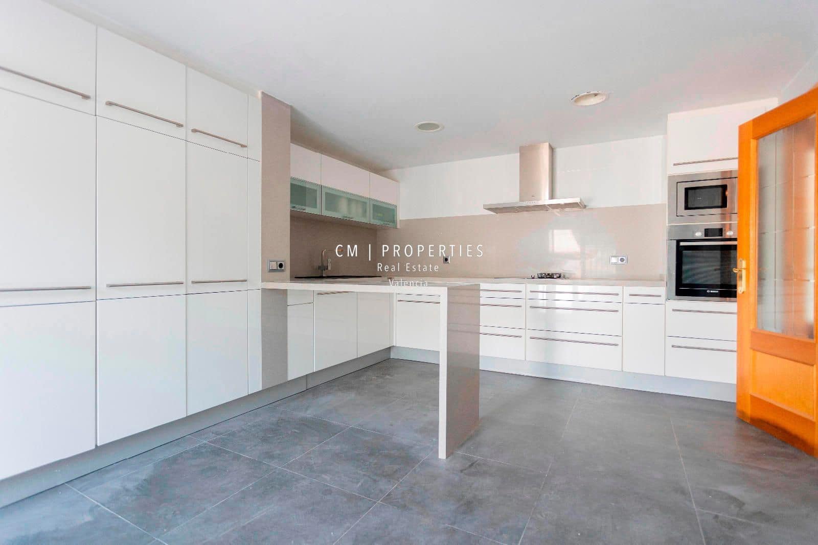 4 soveværelse Byhus til salg i Betera med swimmingpool garage - € 352.000 (Ref: 9074329)