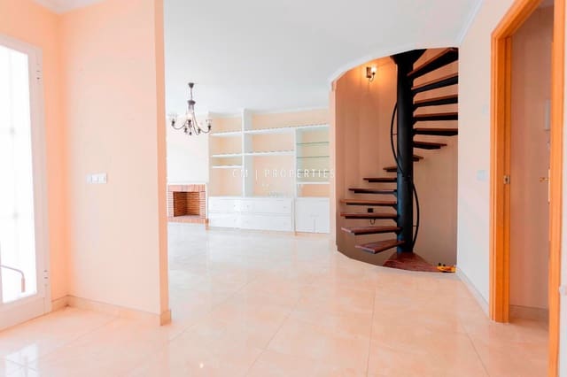 4 bedroom Townhouse for sale in Bétera with pool garage - € 352,000 (Ref: 9074329)