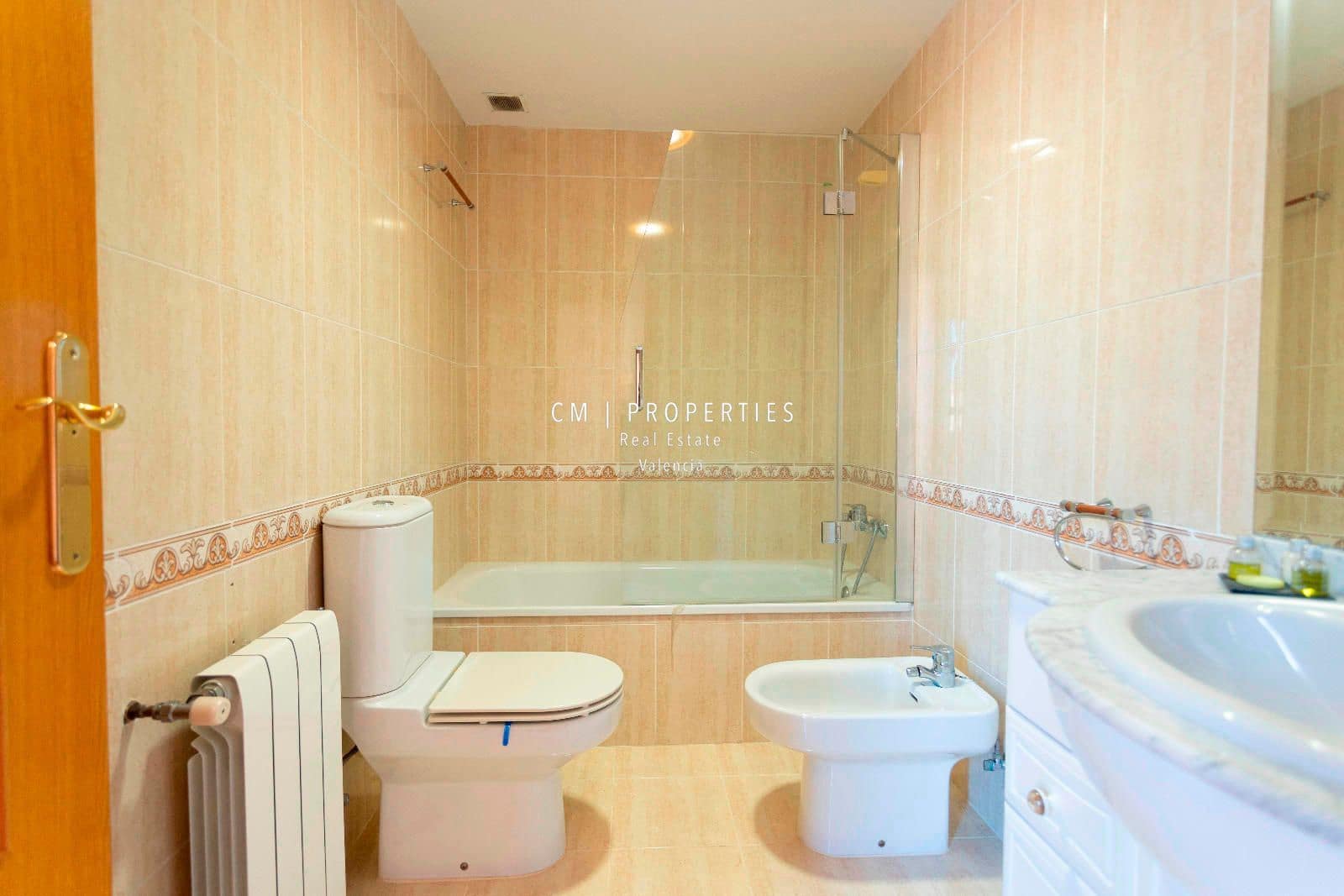 4 soveværelse Byhus til salg i Betera med swimmingpool garage - € 352.000 (Ref: 9074329)