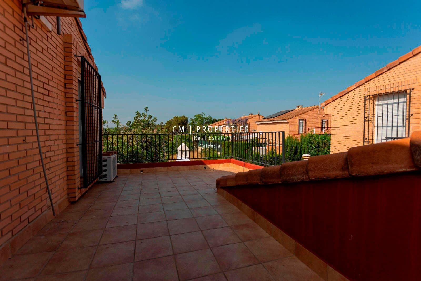 4 soveværelse Byhus til salg i Betera med swimmingpool garage - € 352.000 (Ref: 9074329)