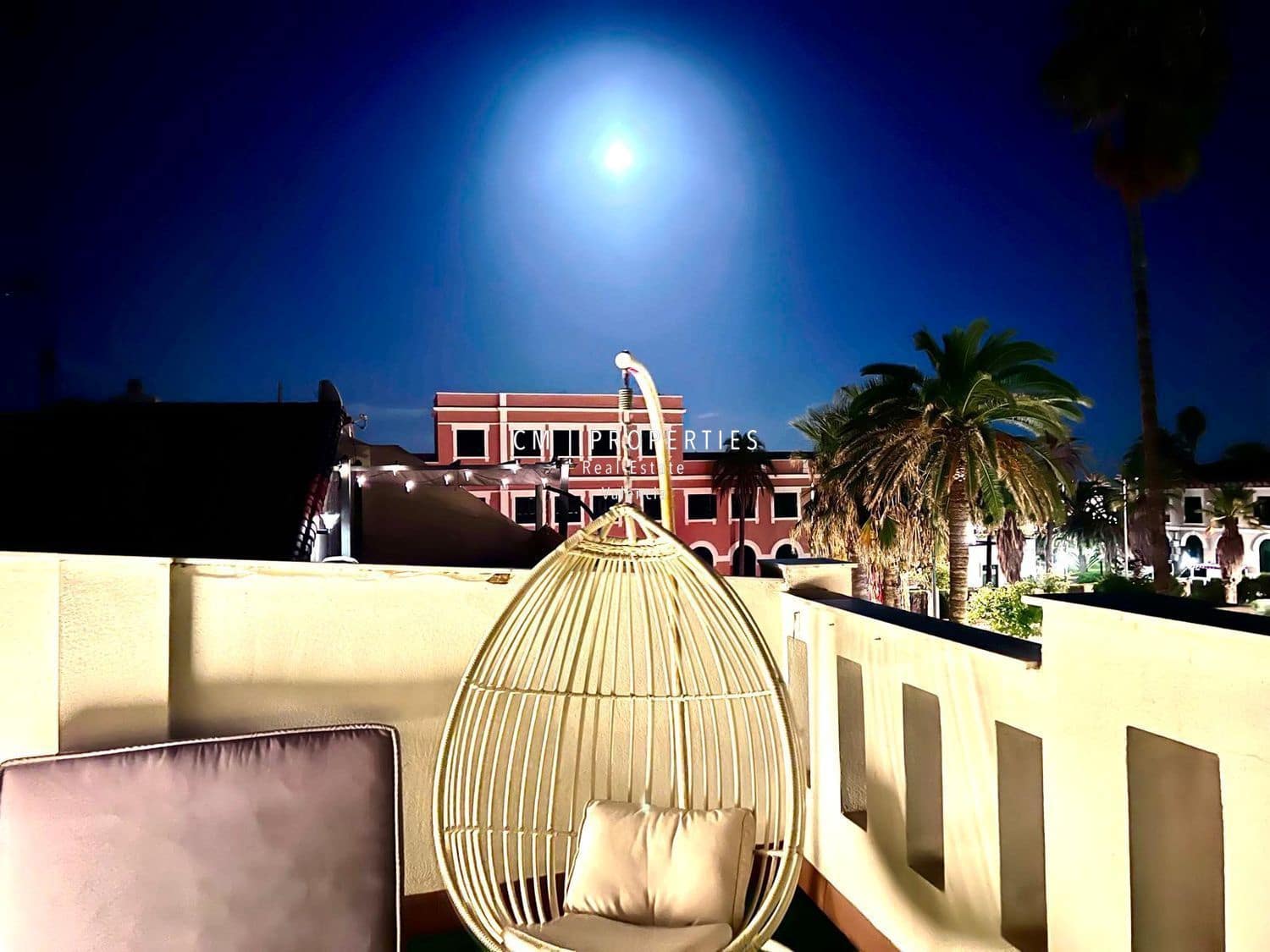 6 soveværelse Byhus til salg i Valencia by med swimmingpool - € 990.000 (Ref: 9076547)