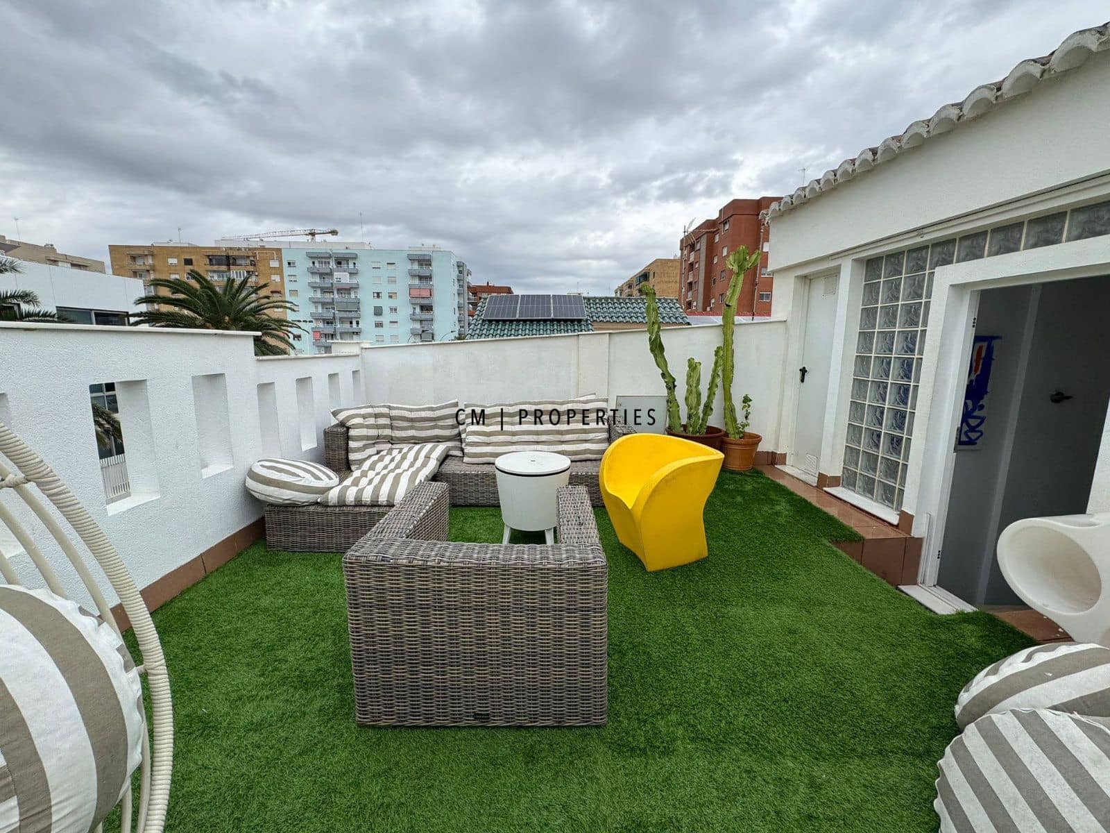 6 soveværelse Byhus til salg i Valencia by med swimmingpool - € 990.000 (Ref: 9076547)