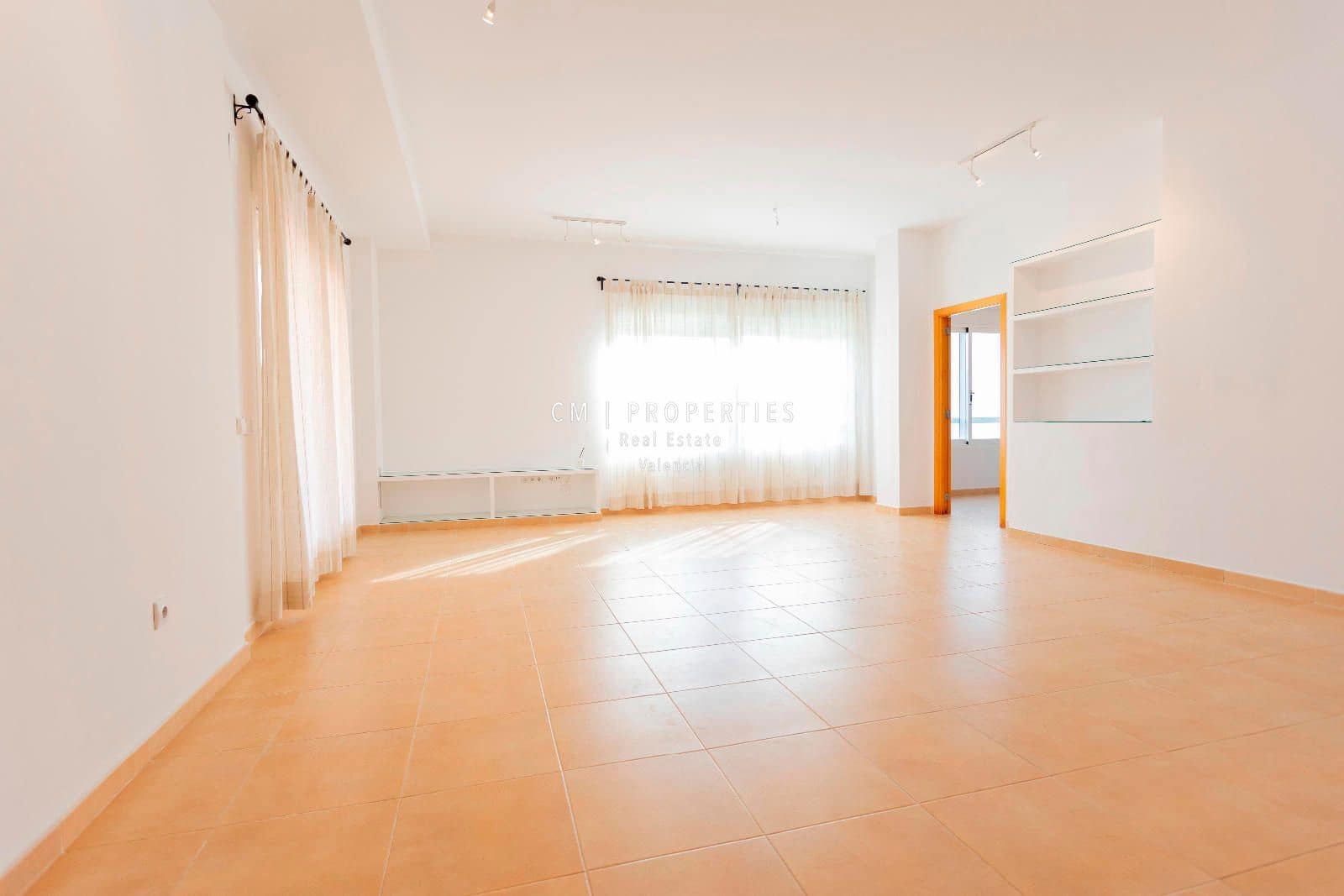 4 soveværelse Penthouse til leje i Betera med swimmingpool garage - € 2.750 (Ref: 9077082)