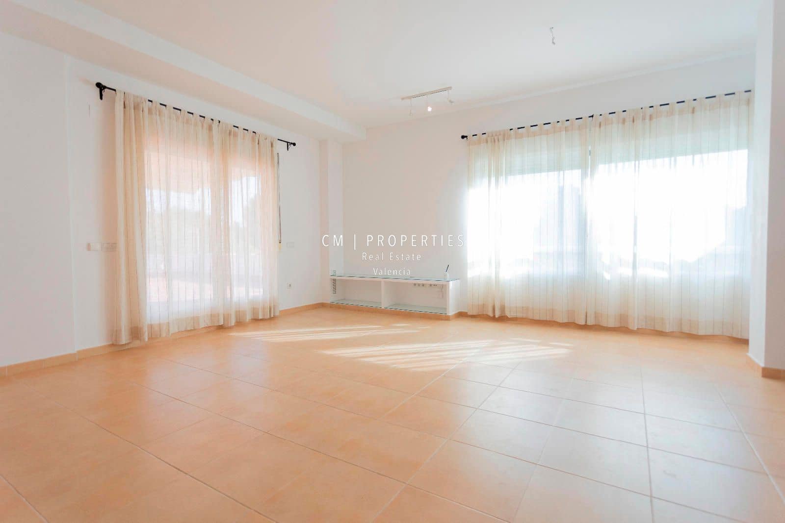 4 soveværelse Penthouse til leje i Betera med swimmingpool garage - € 2.750 (Ref: 9077082)