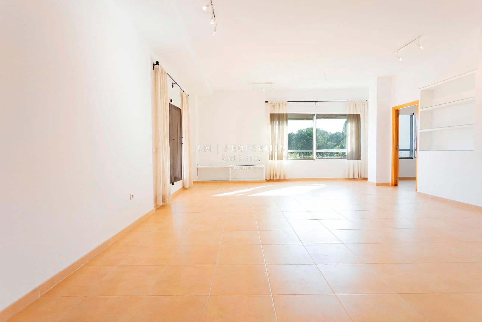 4 soveværelse Penthouse til leje i Betera med swimmingpool garage - € 2.750 (Ref: 9077082)