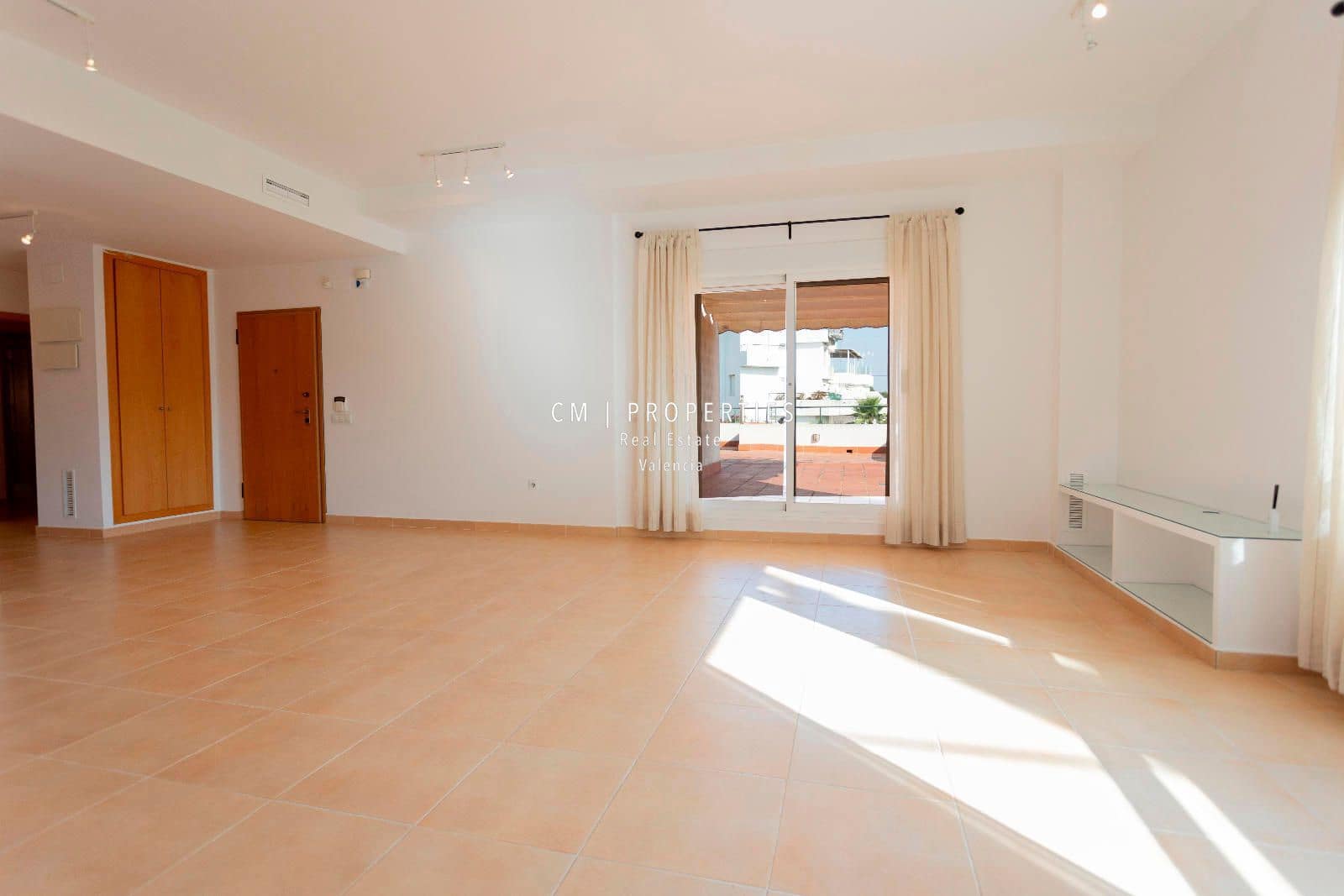 4 soveværelse Penthouse til leje i Betera med swimmingpool garage - € 2.750 (Ref: 9077082)