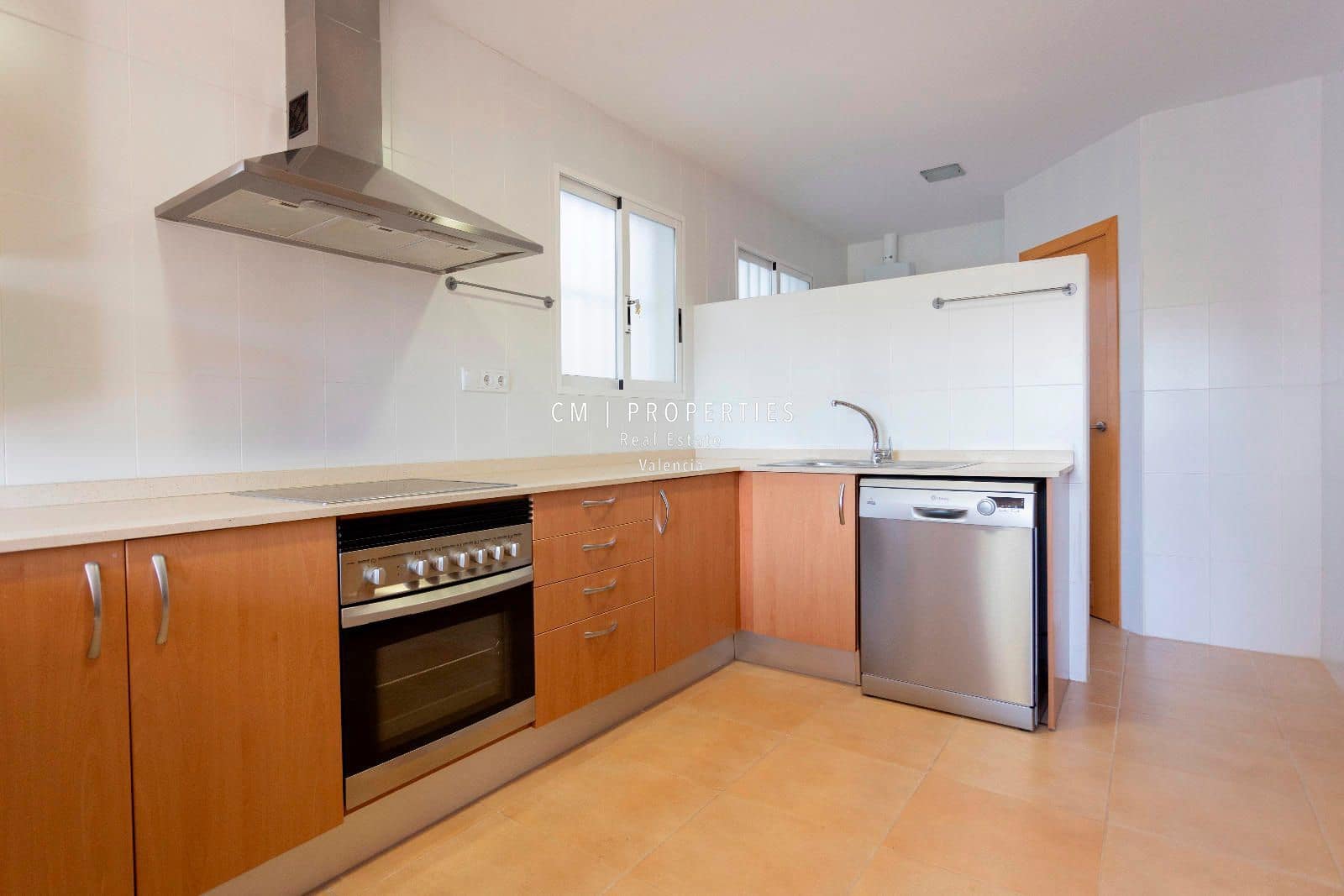 4 soveværelse Penthouse til leje i Betera med swimmingpool garage - € 2.750 (Ref: 9077082)