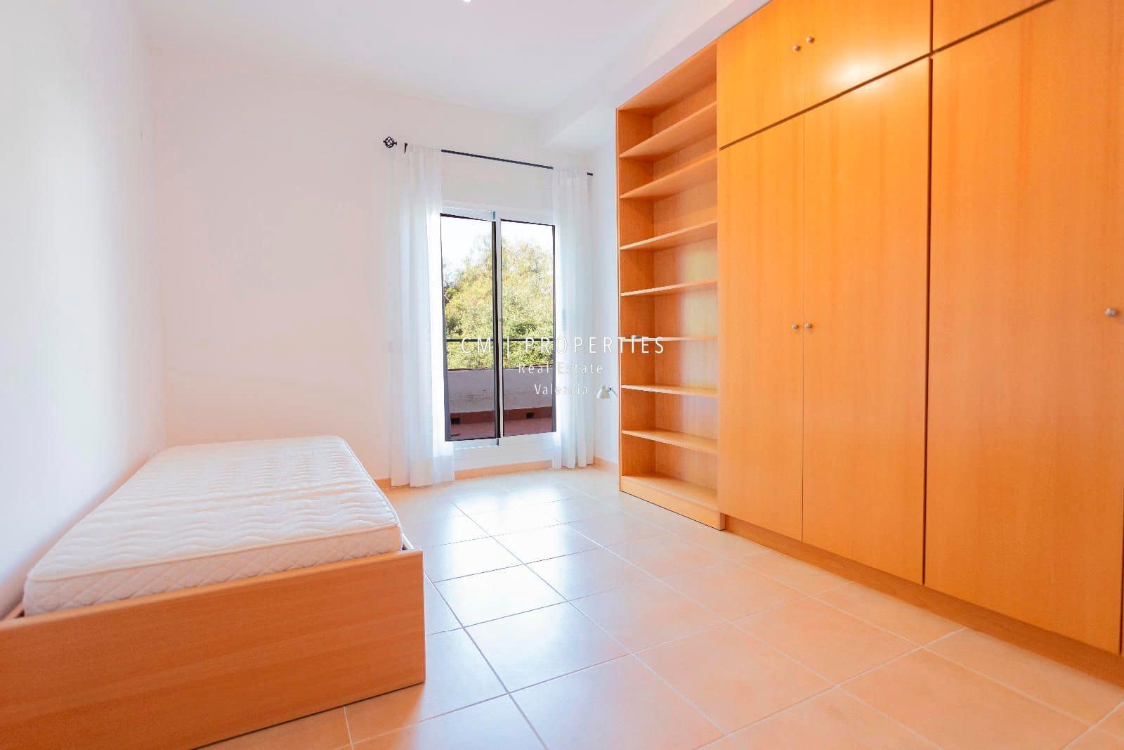 4 soveværelse Penthouse til leje i Betera med swimmingpool garage - € 2.750 (Ref: 9077082)