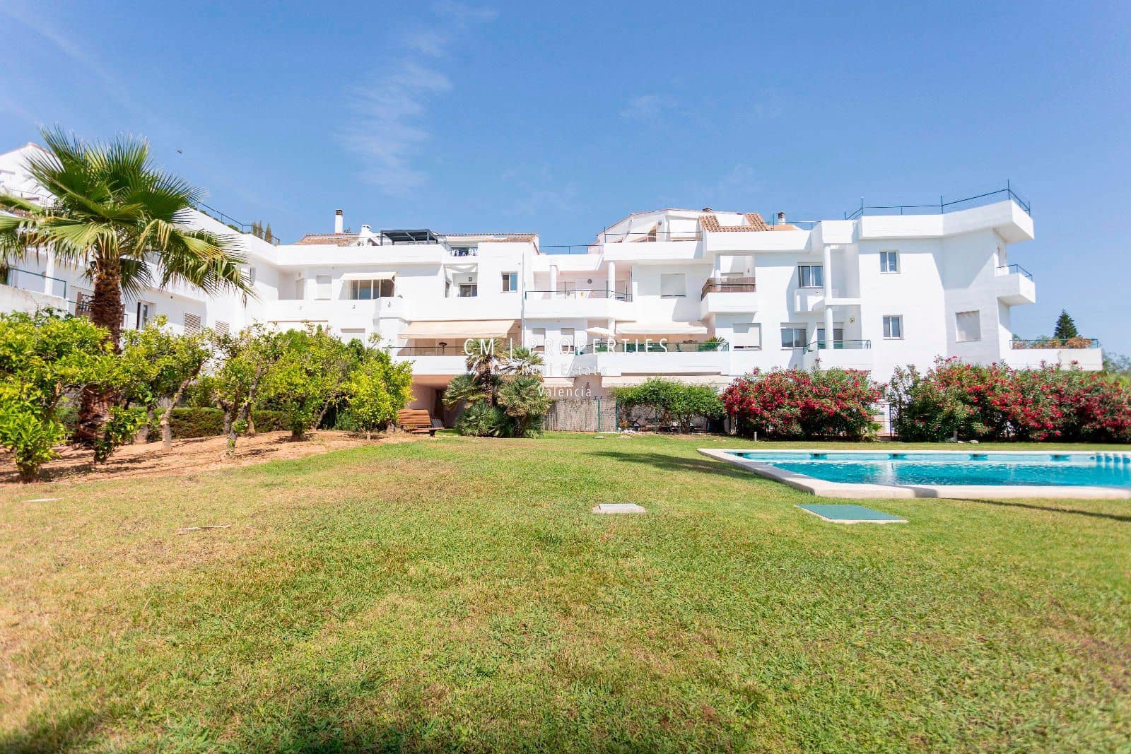 4 soveværelse Penthouse til leje i Betera med swimmingpool garage - € 2.750 (Ref: 9077082)