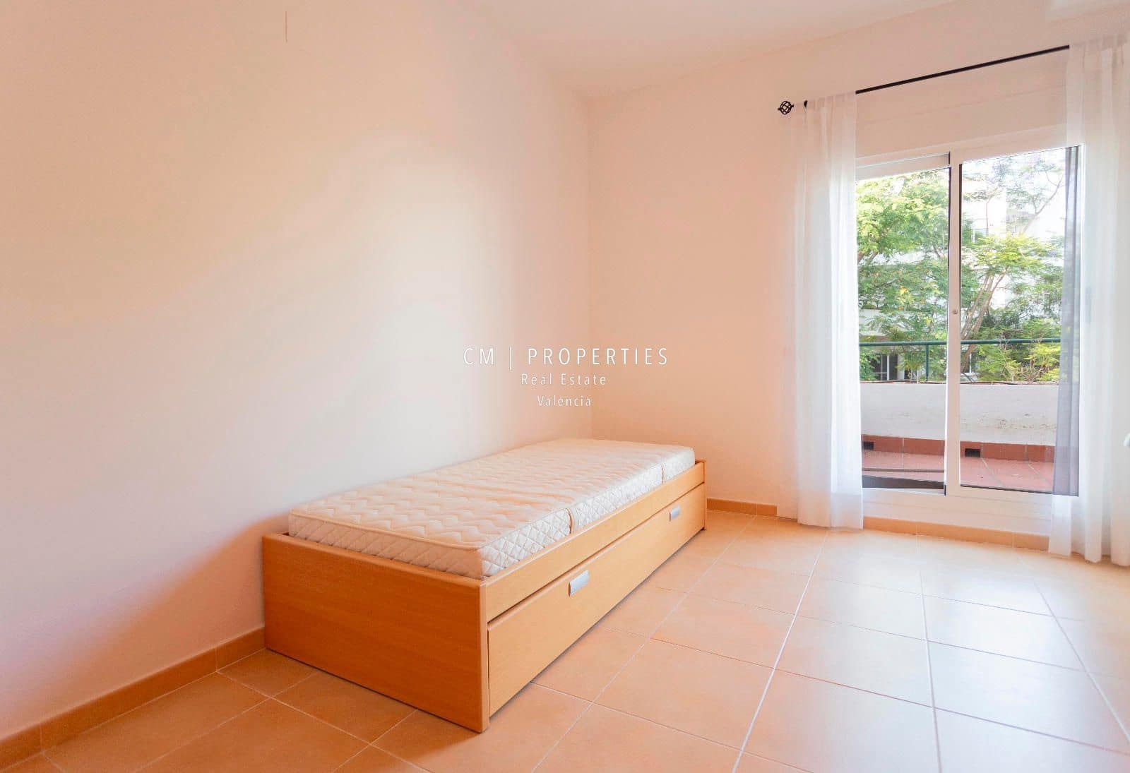 4 soveværelse Penthouse til leje i Betera med swimmingpool garage - € 2.750 (Ref: 9077082)