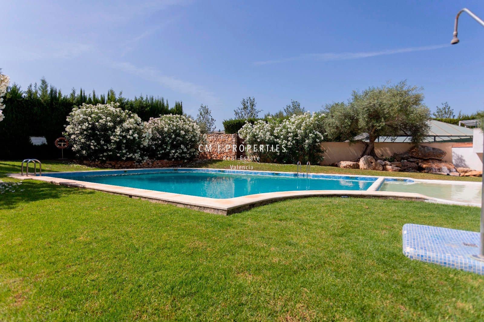 4 soveværelse Penthouse til leje i Betera med swimmingpool garage - € 2.750 (Ref: 9077082)