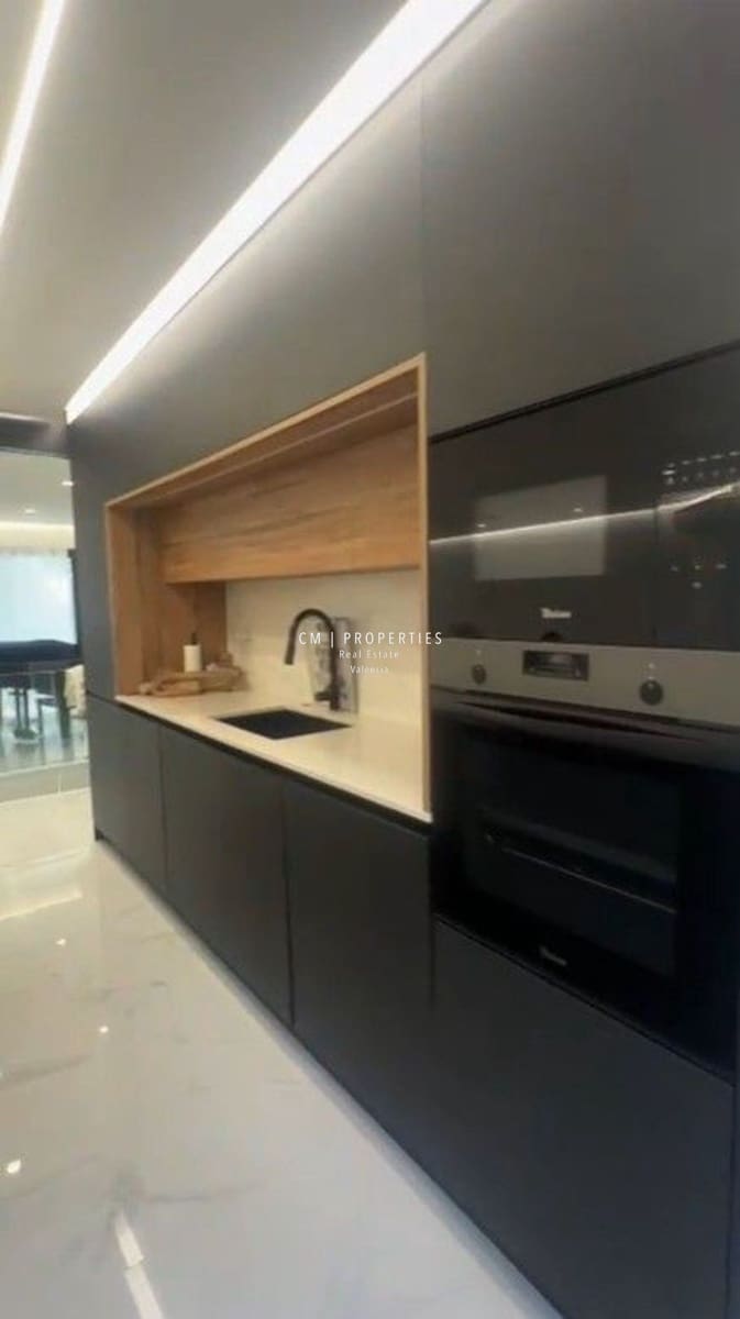 3 slaapkamer Villa te koop in Chiva met zwembad garage - € 439.000 (Ref: 9077468)