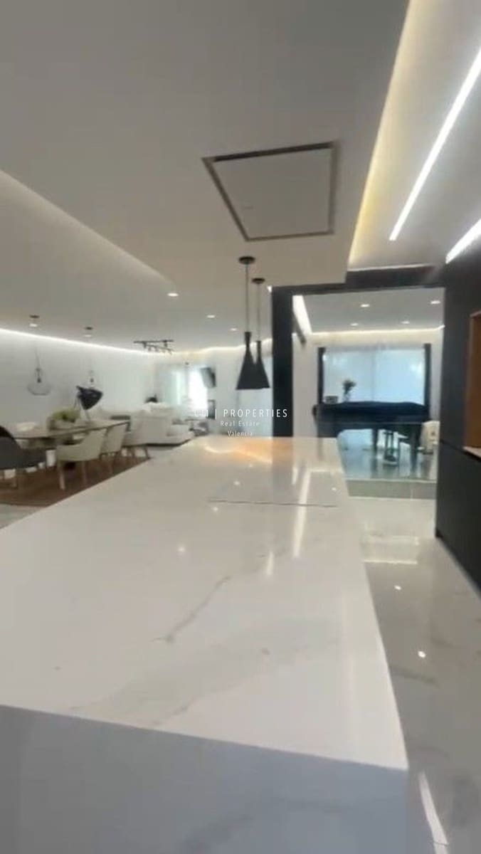 3 slaapkamer Villa te koop in Chiva met zwembad garage - € 439.000 (Ref: 9077468)