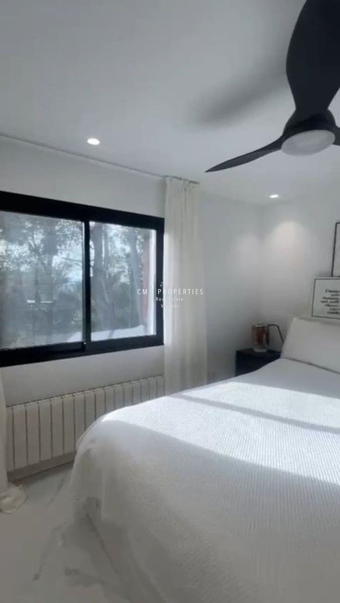 3 slaapkamer Villa te koop in Chiva met zwembad garage - € 439.000 (Ref: 9077468)