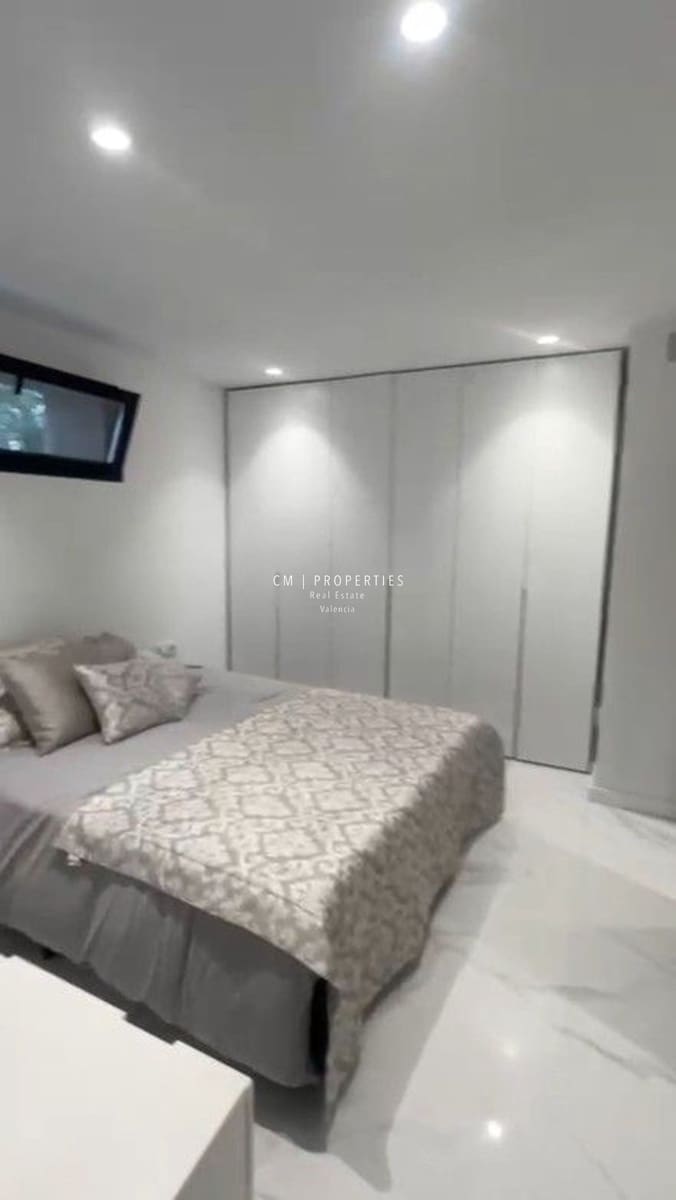 3 slaapkamer Villa te koop in Chiva met zwembad garage - € 439.000 (Ref: 9077468)