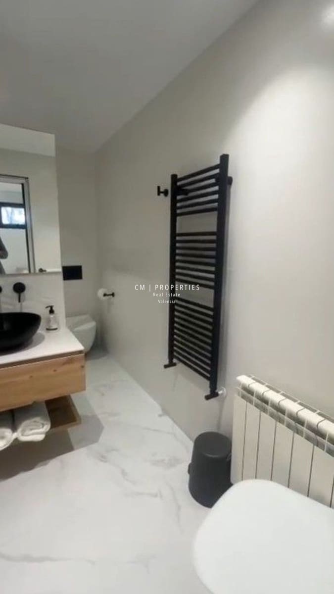 3 slaapkamer Villa te koop in Chiva met zwembad garage - € 439.000 (Ref: 9077468)