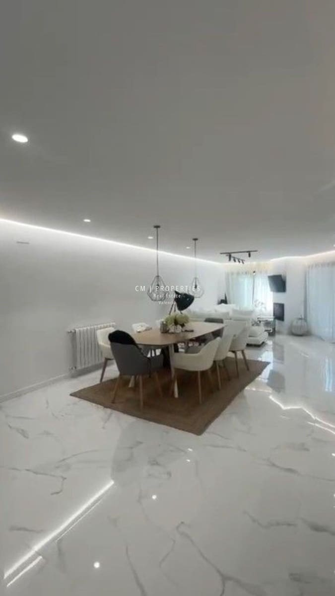 3 slaapkamer Villa te koop in Chiva met zwembad garage - € 439.000 (Ref: 9077468)