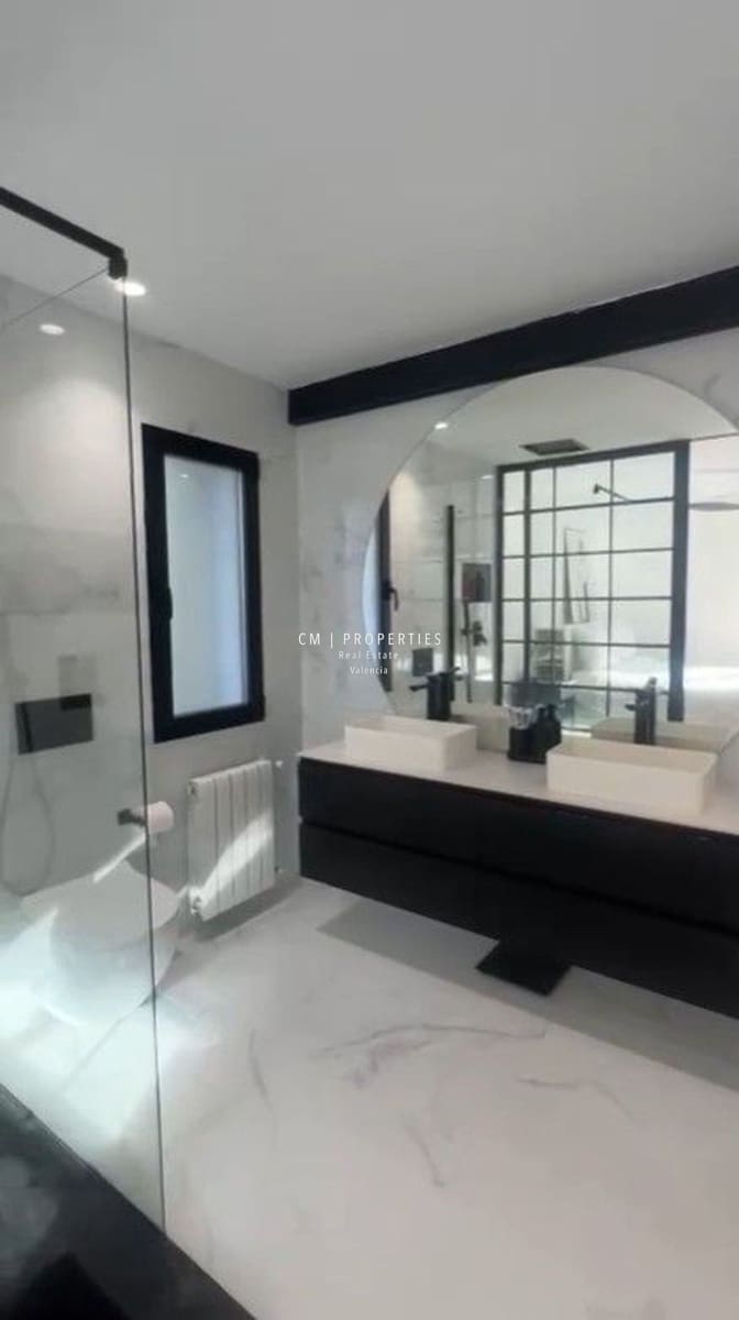 3 slaapkamer Villa te koop in Chiva met zwembad garage - € 439.000 (Ref: 9077468)