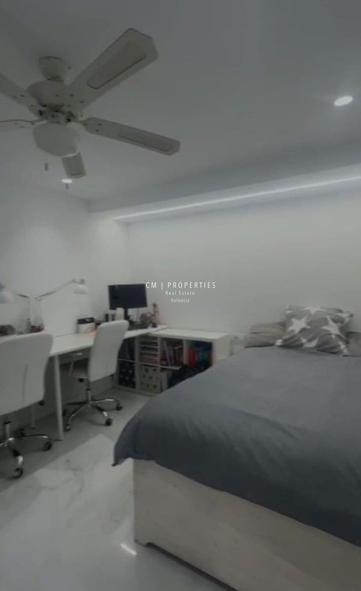 3 slaapkamer Villa te koop in Chiva met zwembad garage - € 439.000 (Ref: 9077468)