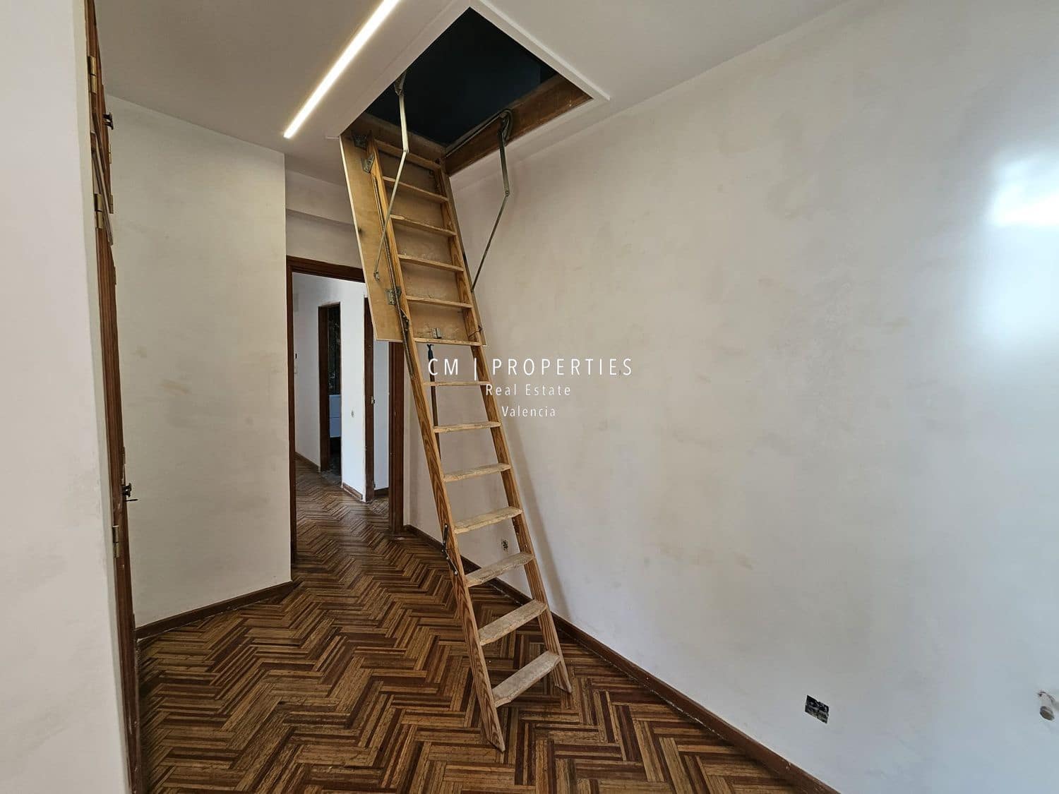 6 soveværelse Villa til salg i Betera med swimmingpool garage - € 975.000 (Ref: 9084526)