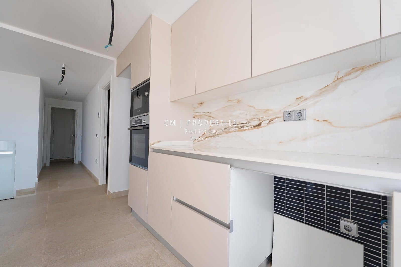 4 makuuhuone Omakotitalo myytävänä paikassa Chiva mukana 
autotalli - 350 000 € (Ref: 9092207)